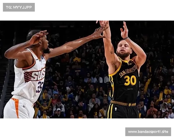 库里几乎垄断NBA三分纪录 单场三分纪录除外 库里几乎垄断NBA三分纪录 单场三分纪录除外